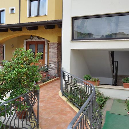 Hotel Duca Di Calabria Серра-Сан-Бруно Екстер'єр фото