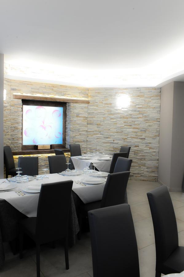 Hotel Duca Di Calabria Серра-Сан-Бруно Екстер'єр фото