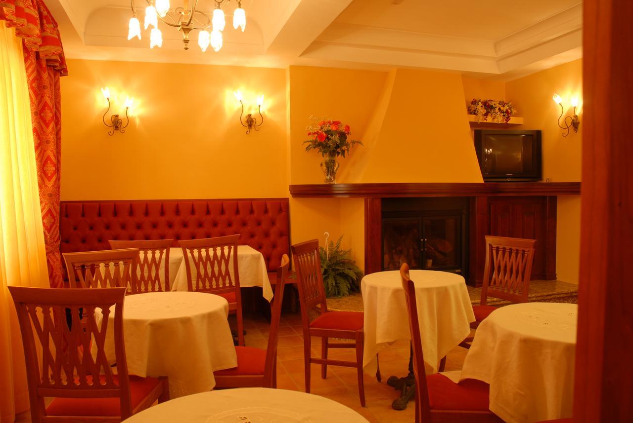 Hotel Duca Di Calabria Серра-Сан-Бруно Екстер'єр фото